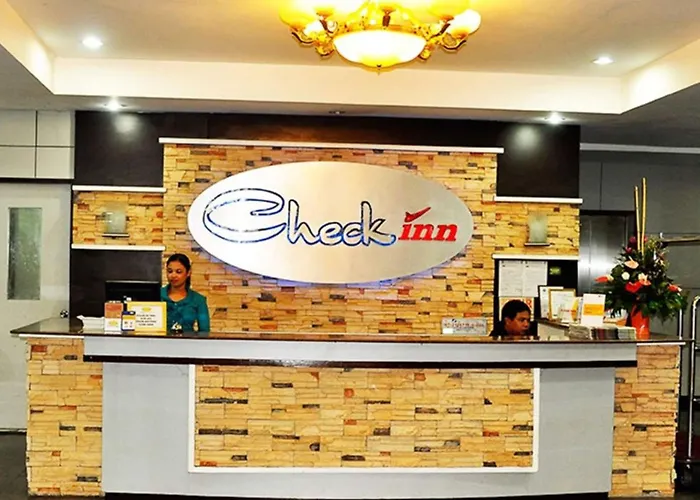 Central hotel: Check Inn Bacolod By Reddoorz