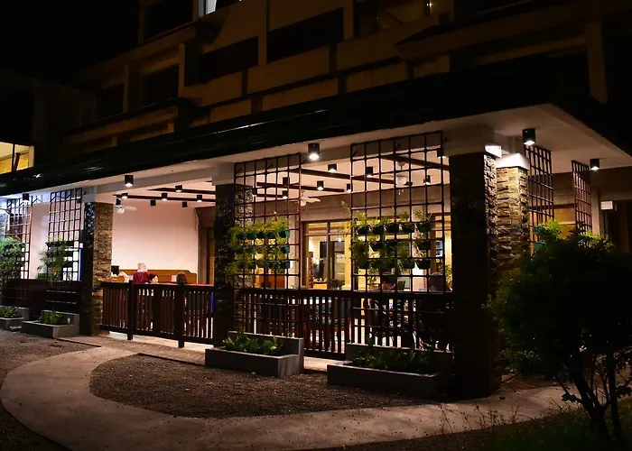 Cheap hotel: Luxur Place